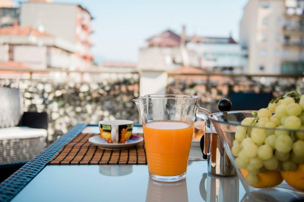 Altido Apt For 8 With Huge Terrace In Old Town Of Viareggio Exterior foto